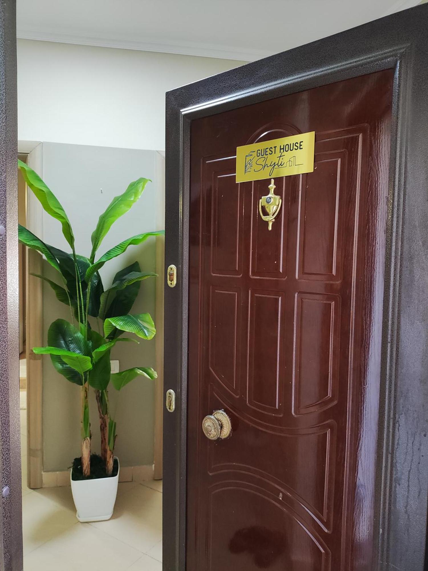 Guest House Shyti เบราท ภายนอก รูปภาพ